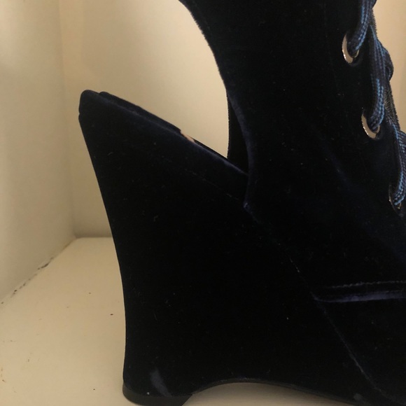 Prada lace up heels - Picture 6 of 15